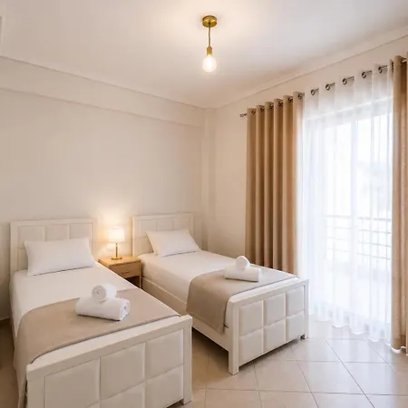 Seaside 2 Bedrooms, 3 Beds