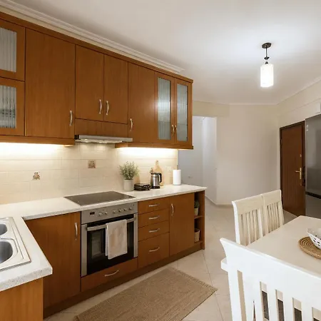 Seaside 2 Bedrooms, 3 Beds Sarande