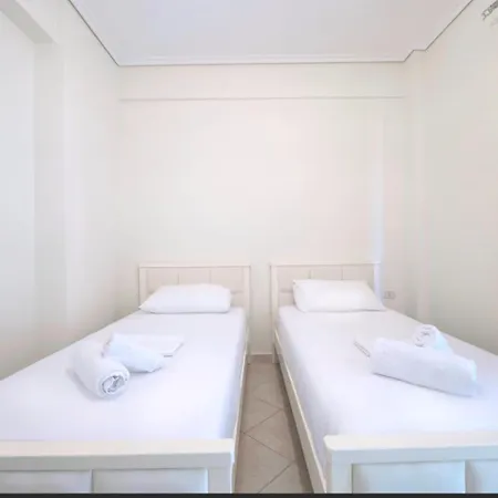 Seaside 2 Bedrooms, 3 Beds Apartment Sarande