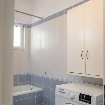 Seaside 2 Bedrooms, 3 Beds *